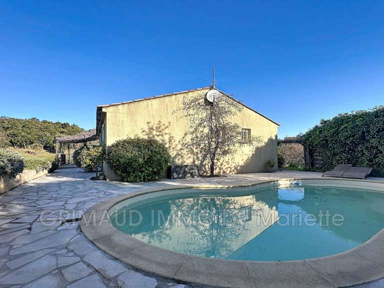 Villa Plan-de-la-Tour - 4 chambres - 138m²