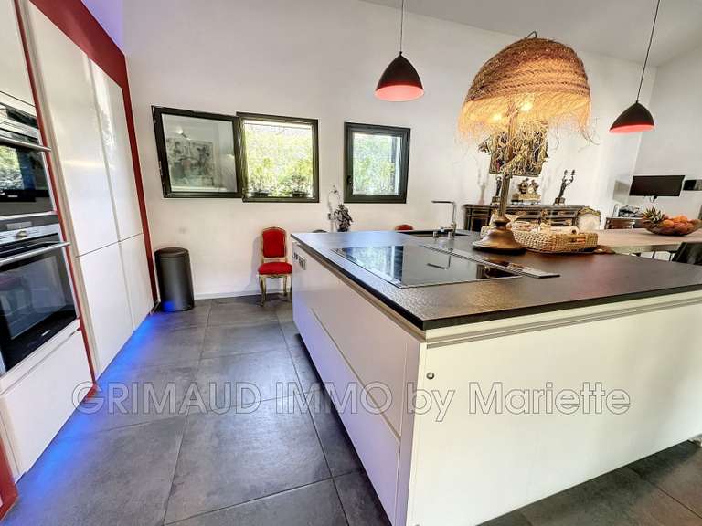 Villa Plan-de-la-Tour - 3 bedrooms - 172m²