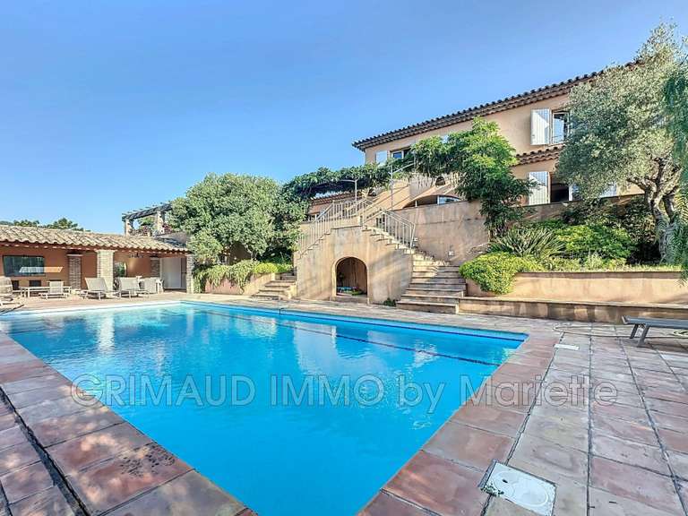 Villa Plan-de-la-Tour - 4 chambres - 185m²