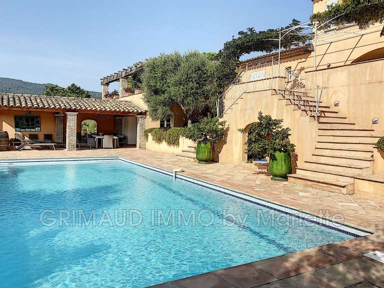 Villa Plan-de-la-Tour - 4 chambres - 185m²