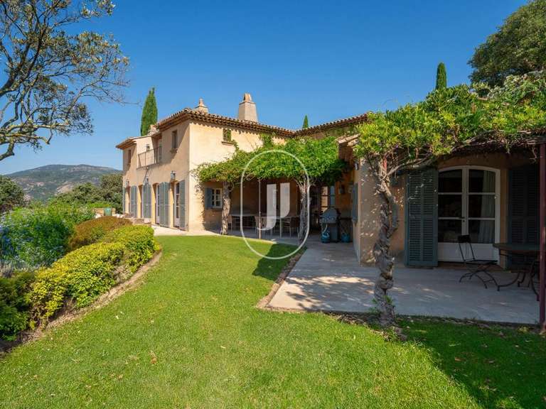 Villa Plan-de-la-Tour - 6 chambres - 340m²
