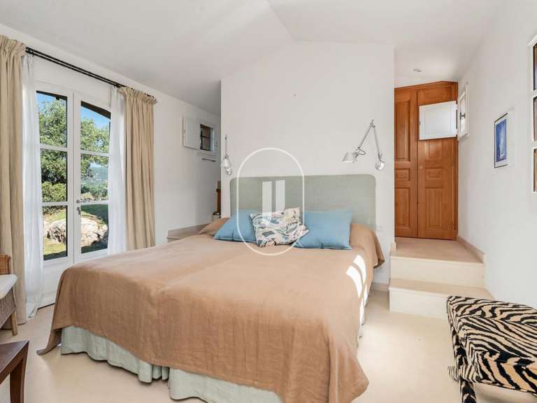 Villa Plan-de-la-Tour - 6 chambres - 340m²
