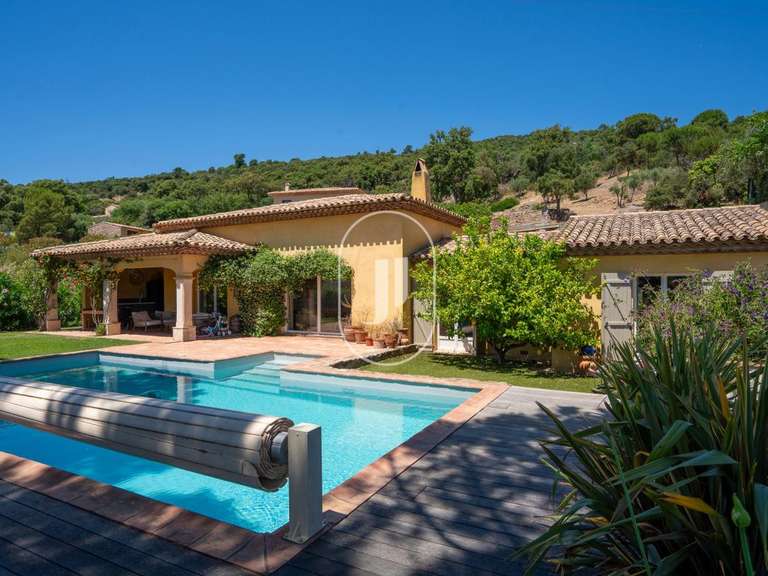 Villa Plan-de-la-Tour - 4 chambres - 150m²