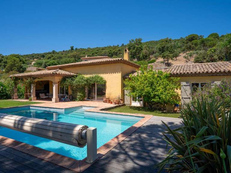 Villa Plan-de-la-Tour - 4 chambres - 150m²