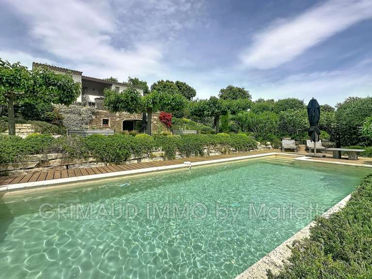 Villa Plan-de-la-Tour - 5 chambres - 150m²