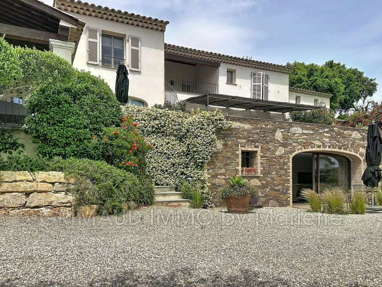 Villa Plan-de-la-Tour - 5 chambres - 150m²