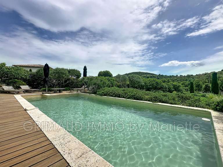 Villa Plan-de-la-Tour - 5 chambres - 150m²