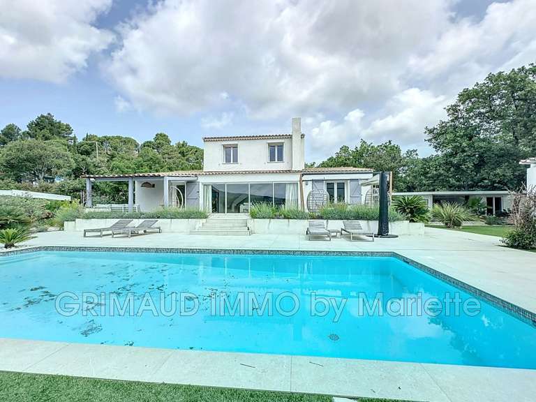 Villa Plan-de-la-Tour - 3 chambres - 175m²