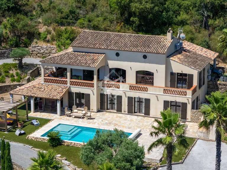 Villa Plan-de-la-Tour - 2 chambres - 280m²