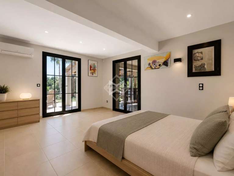 Villa Plan-de-la-Tour - 2 chambres - 280m²