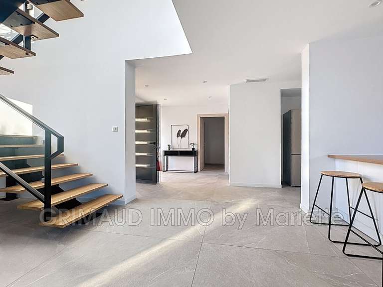 Villa Plan-de-la-Tour - 4 bedrooms - 240m²