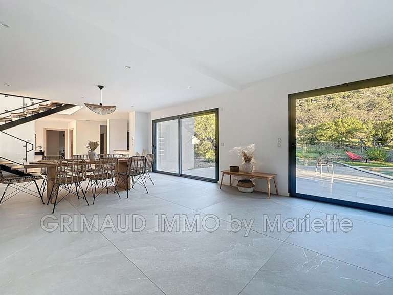 Villa Plan-de-la-Tour - 4 bedrooms - 240m²