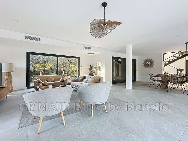 Villa Plan-de-la-Tour - 4 bedrooms - 240m²