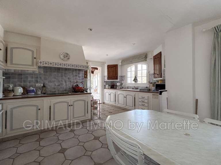 Villa Plan-de-la-Tour - 5 chambres - 250m²