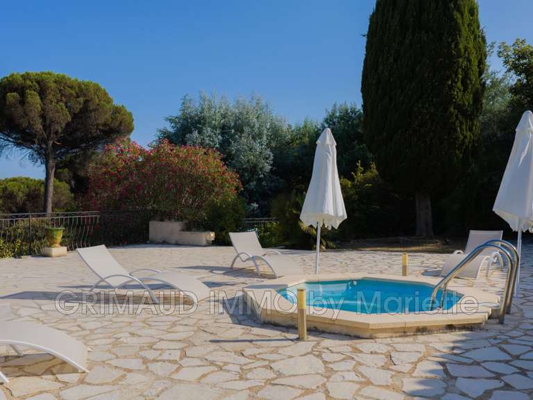 Villa Plan-de-la-Tour - 5 chambres - 250m²
