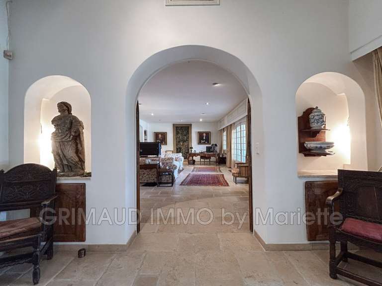 Villa Plan-de-la-Tour - 5 chambres - 250m²