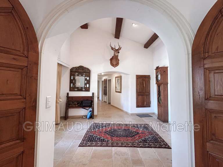 Villa Plan-de-la-Tour - 5 chambres - 250m²
