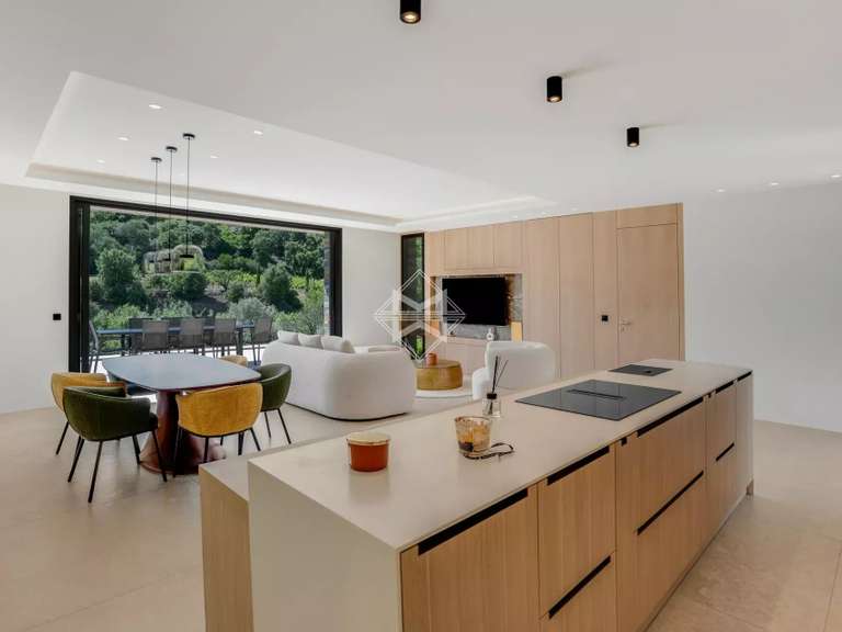 Villa Plan-de-la-Tour - 3 chambres - 192m²
