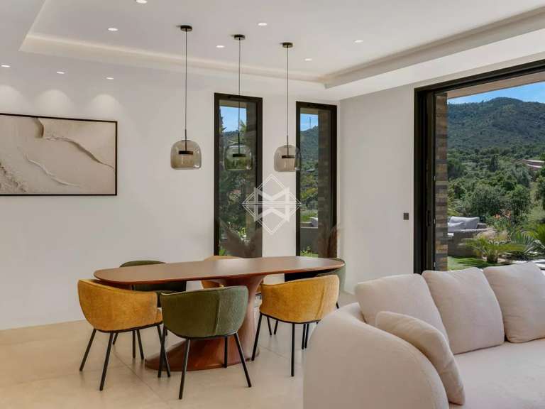 Villa Plan-de-la-Tour - 3 chambres - 192m²
