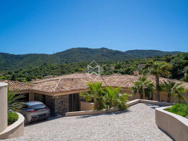 Villa Plan-de-la-Tour - 3 chambres - 192m²