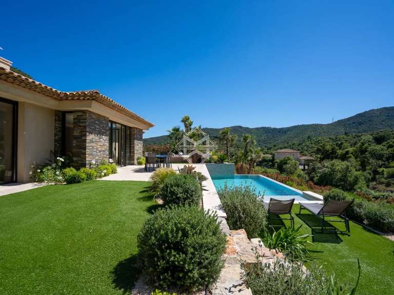 Villa Plan-de-la-Tour - 3 chambres - 192m²