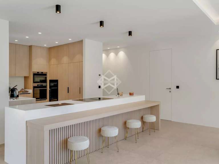 Villa Plan-de-la-Tour - 3 chambres - 192m²