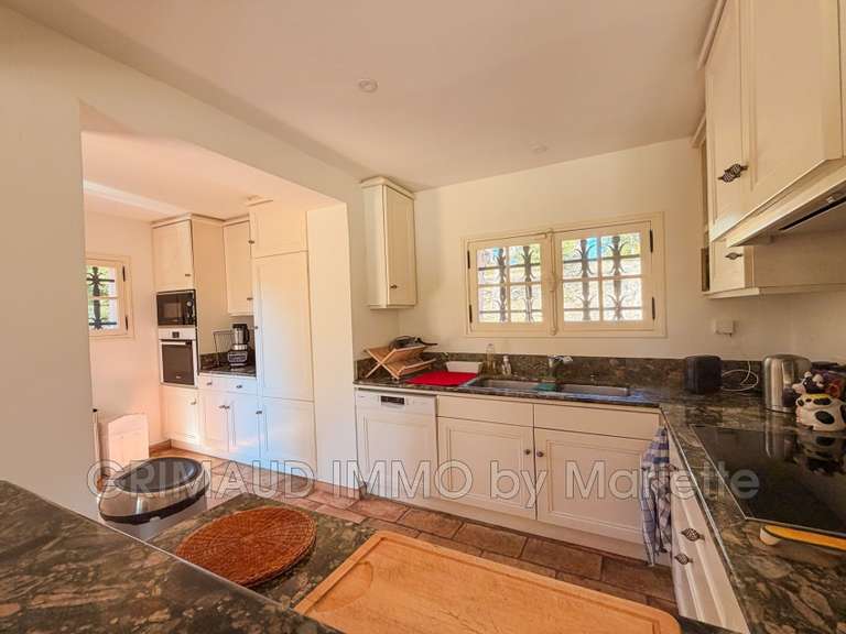 Villa Plan-de-la-Tour - 5 chambres - 249m²