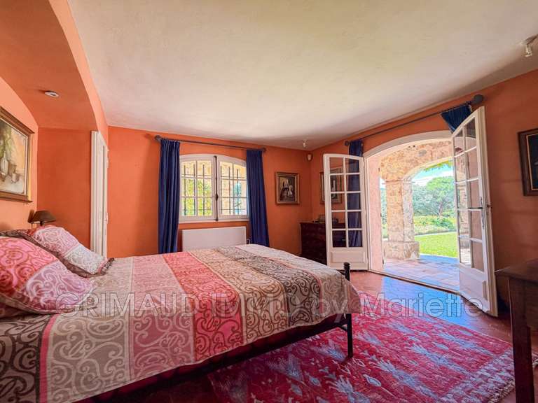 Villa Plan-de-la-Tour - 5 chambres - 249m²