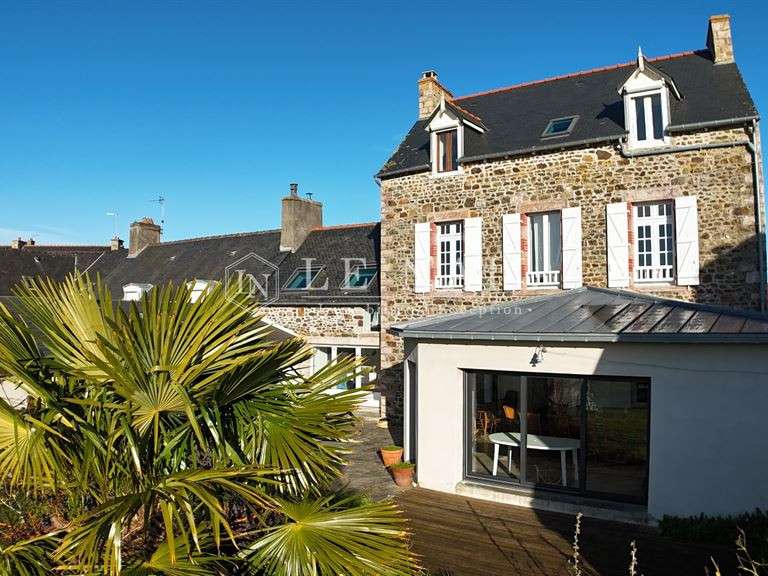 Maison Pléneuf-Val-André - 9 chambres - 244m²