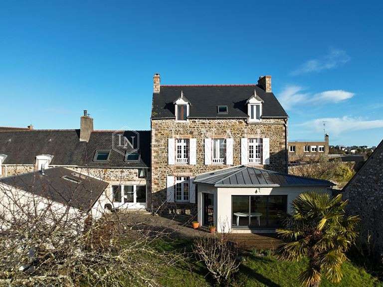 House Pléneuf-Val-André - 9 bedrooms - 244m²