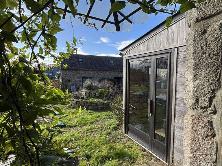 Maison Pleubian - 6 chambres - 280m²