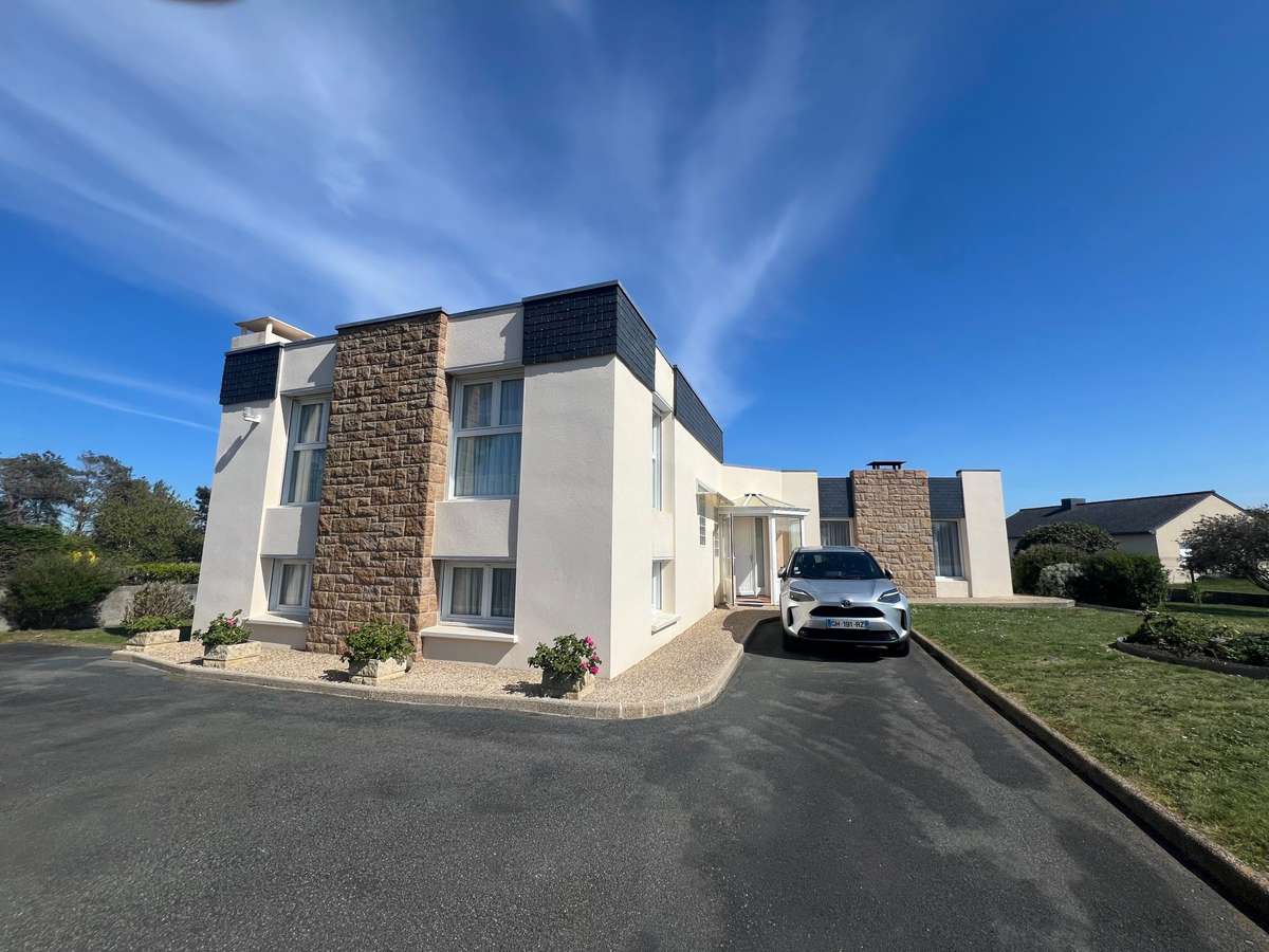 House Pleumeur-Bodou