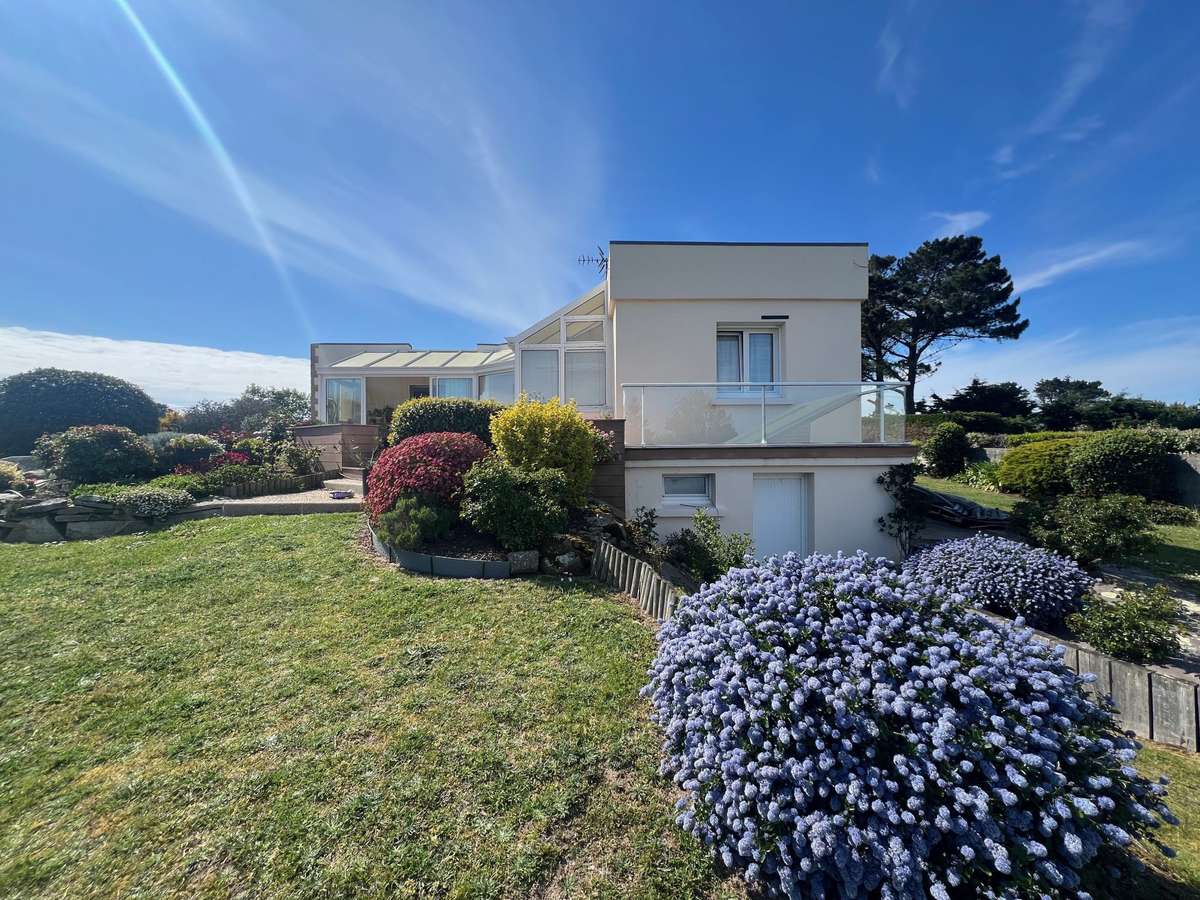 House Pleumeur-Bodou