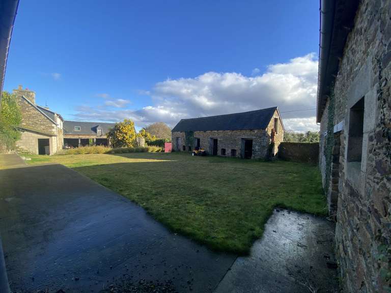 Maison Ploëzal - 441m²