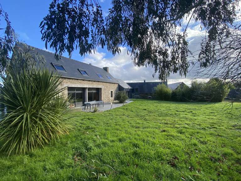 Maison Ploëzal - 441m²