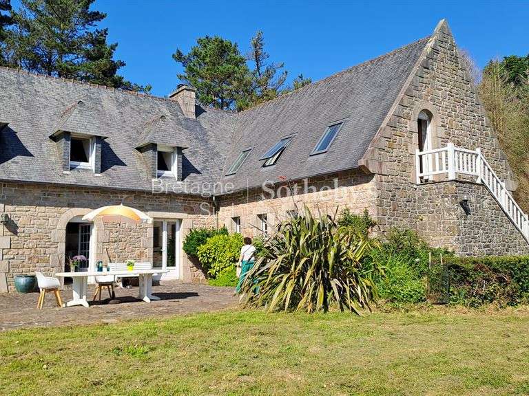 Maison Plomodiern - 4 chambres - 240m²