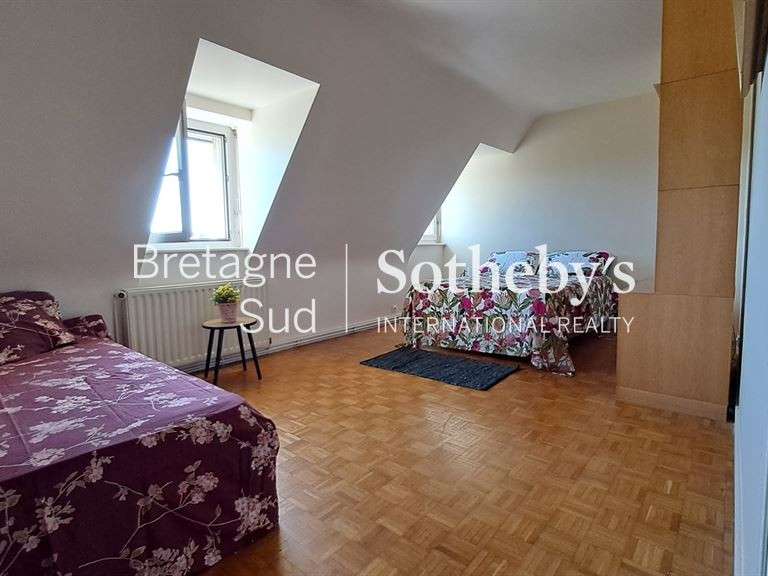 Maison Plomodiern - 4 chambres - 240m²