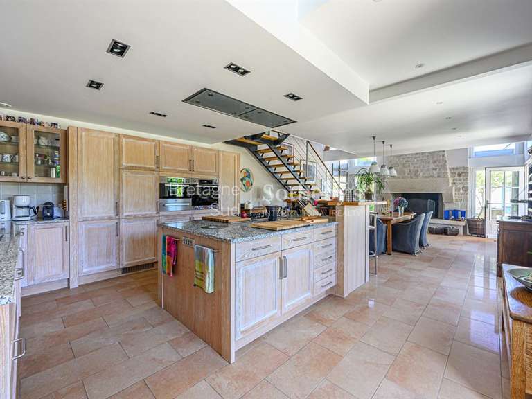 Maison Plonéour-Lanvern - 5 chambres - 350m²