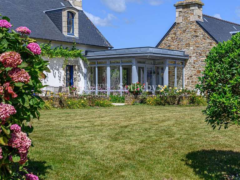 Maison Plonéour-Lanvern - 3 chambres - 350m²