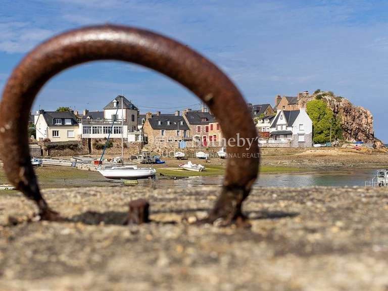 Maison Ploubazlanec - 5 chambres - 240m²