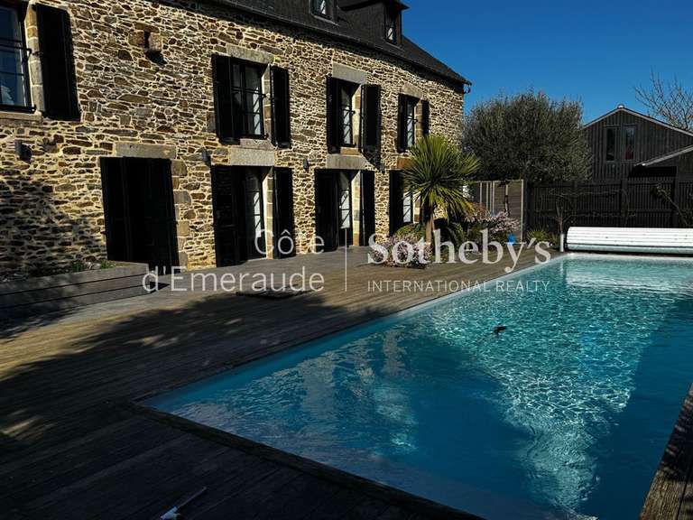 Maison Plouër-sur-Rance - 5 chambres - 240m²