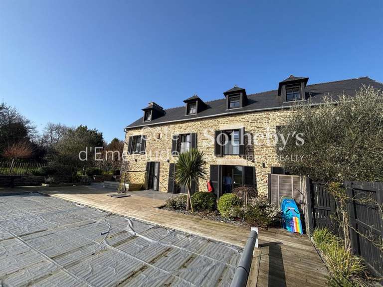 Maison Plouër-sur-Rance - 5 chambres - 240m²