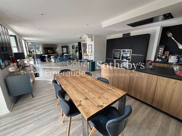 Maison Plouër-sur-Rance - 5 chambres - 240m²