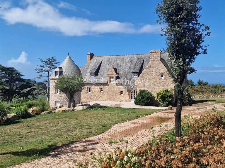 Maison avec Vue sur mer Plougrescant - 9 chambres - 352m²