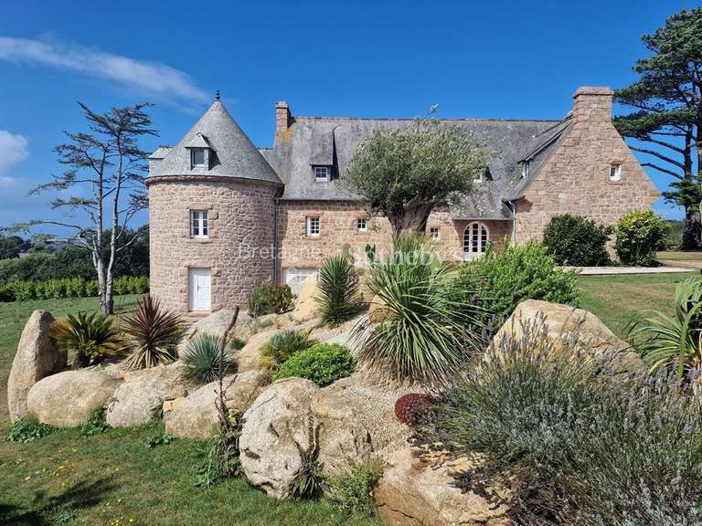 Maison avec Vue sur mer Plougrescant - 9 chambres - 352m²