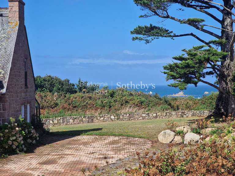 Maison avec Vue sur mer Plougrescant - 9 chambres - 352m²