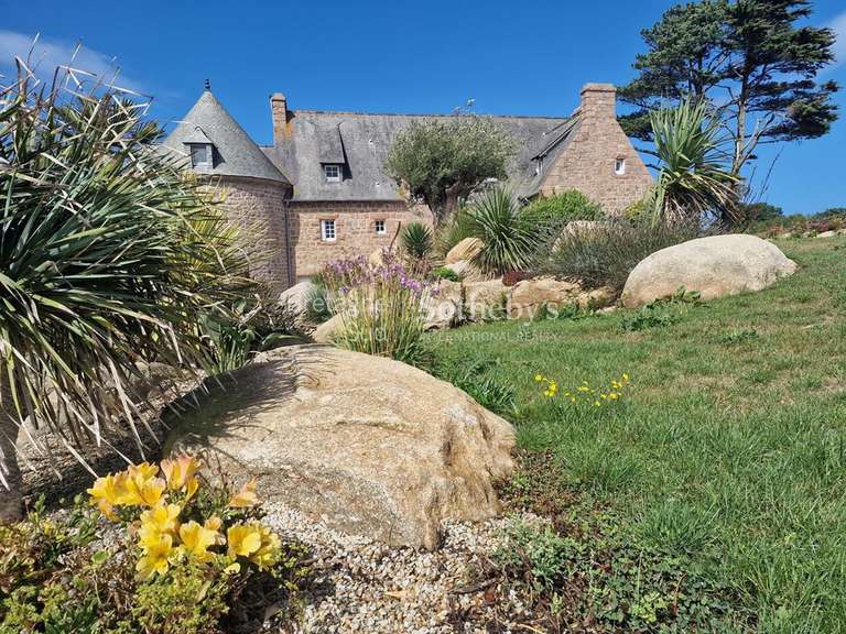 Maison avec Vue sur mer Plougrescant - 9 chambres - 352m²