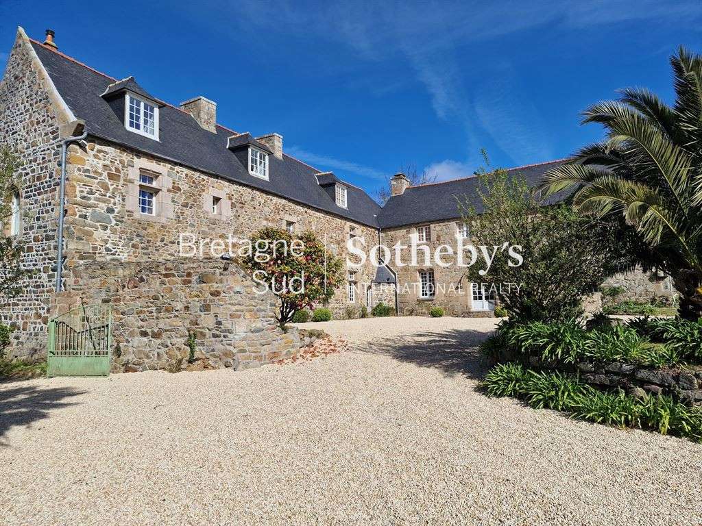Manoir Plougrescant