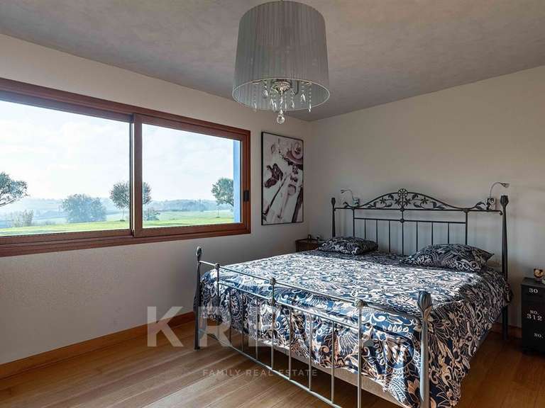 Maison Plouguiel - 5 chambres - 226m²