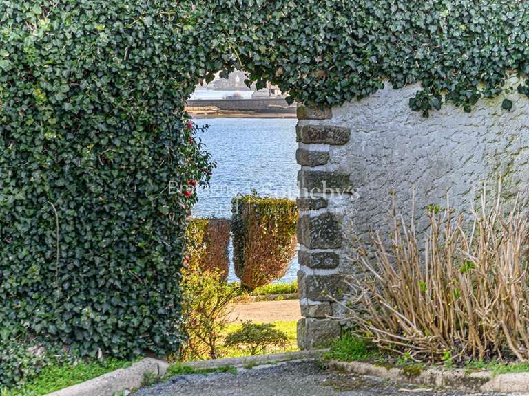 Maison Plouhinec - 8 chambres - 275m²